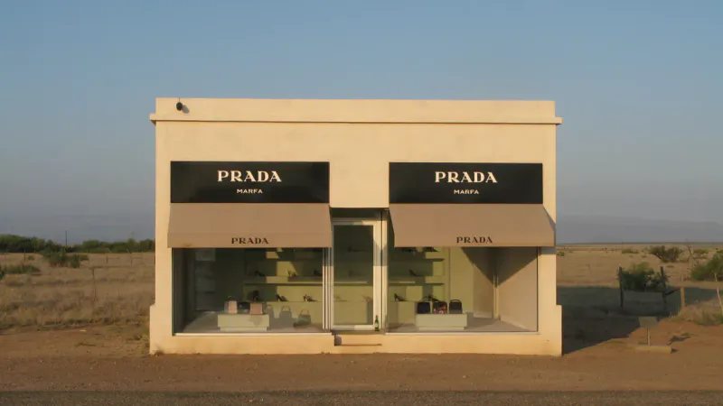 File:Prada Marfa 2010.jpg