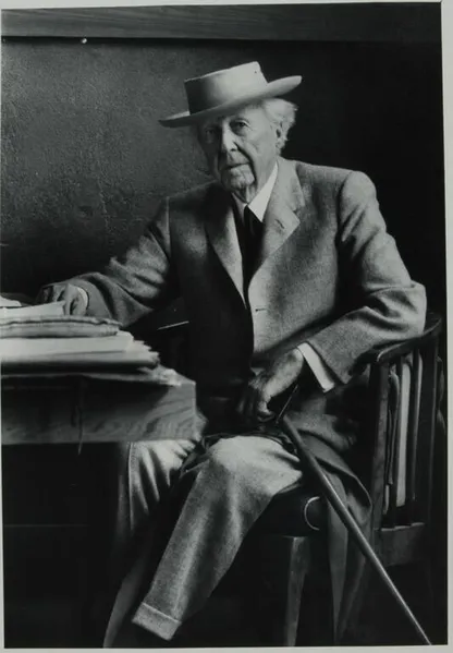 File:Frank Lloyd Wright.jpeg